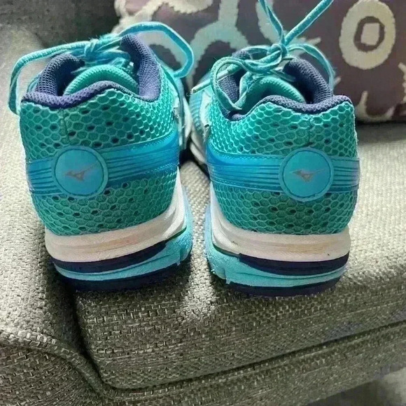 Minzuno E8 teal shoes size 9.5 womens - Picture 5 of 11